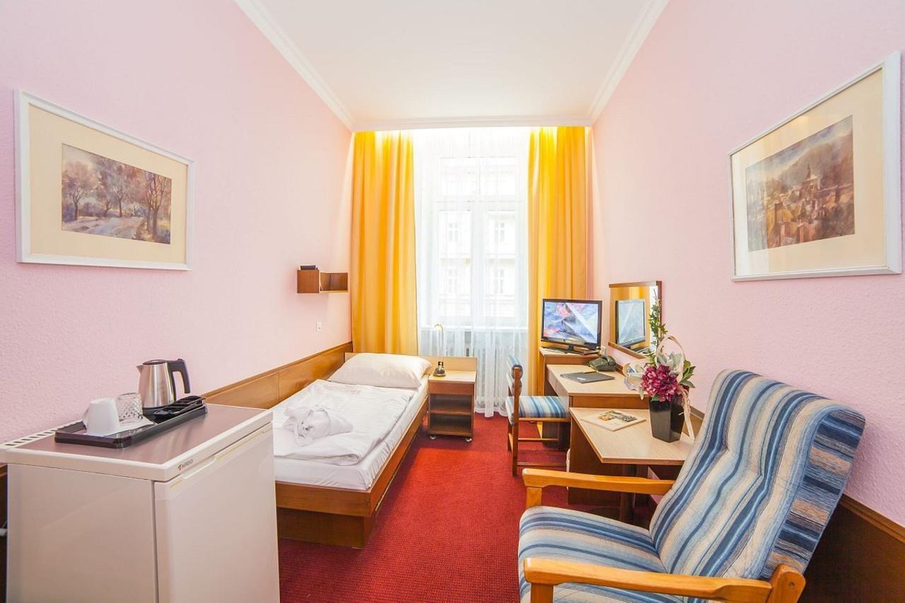 Krivan Hotel Karlowe Wary Zewnętrze zdjęcie