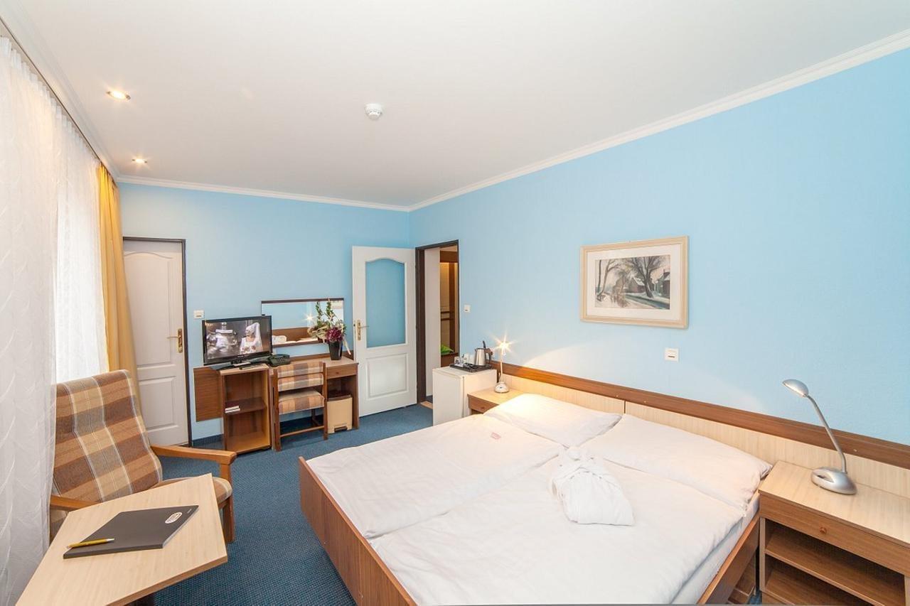 Krivan Hotel Karlowe Wary Zewnętrze zdjęcie