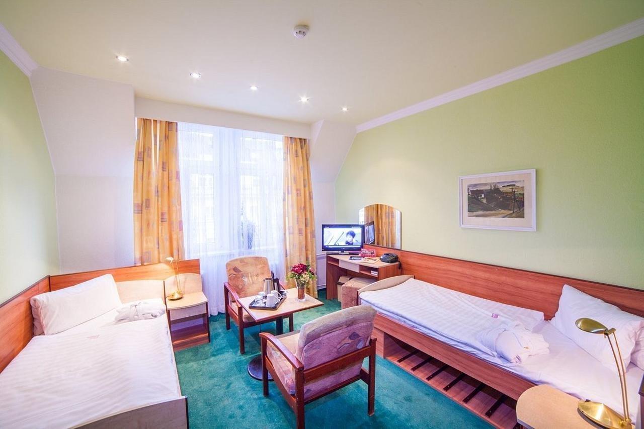 Krivan Hotel Karlowe Wary Zewnętrze zdjęcie